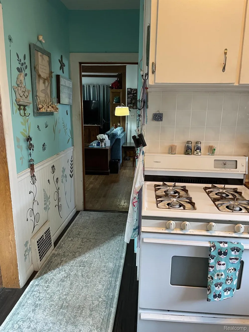 45236 Deshon Street Utica City, MI 48317