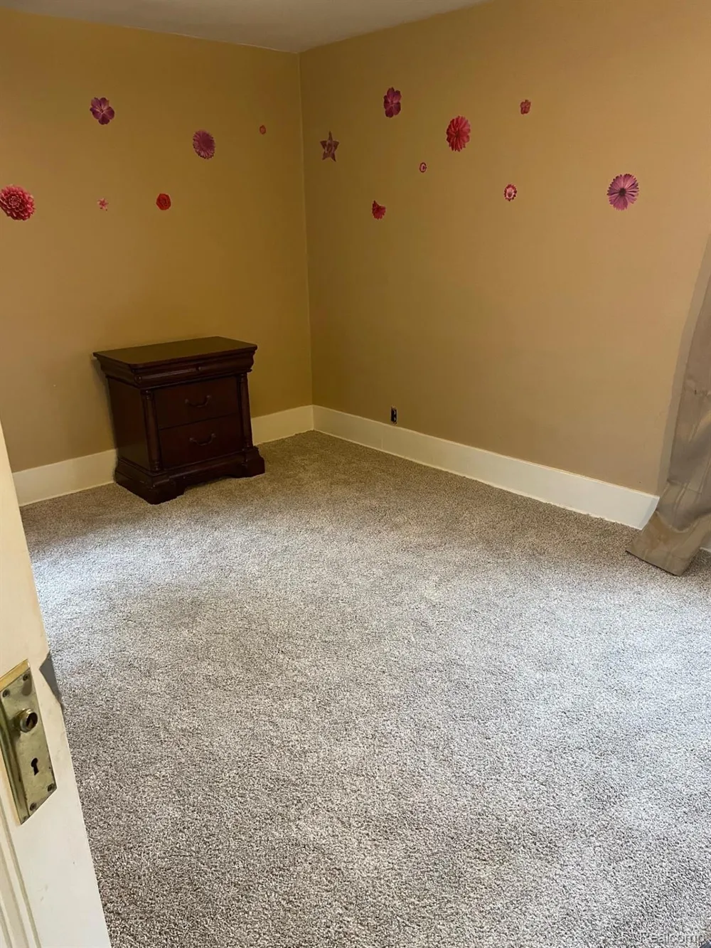45236 Deshon Street Utica City, MI 48317
