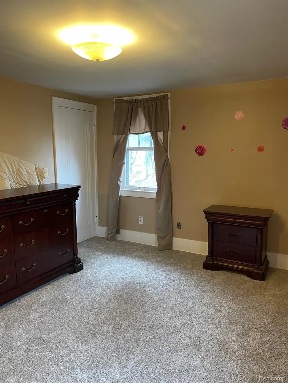 45236 Deshon Street Utica City, MI 48317