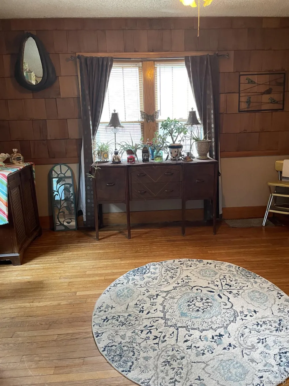 45236 Deshon Street Utica City, MI 48317