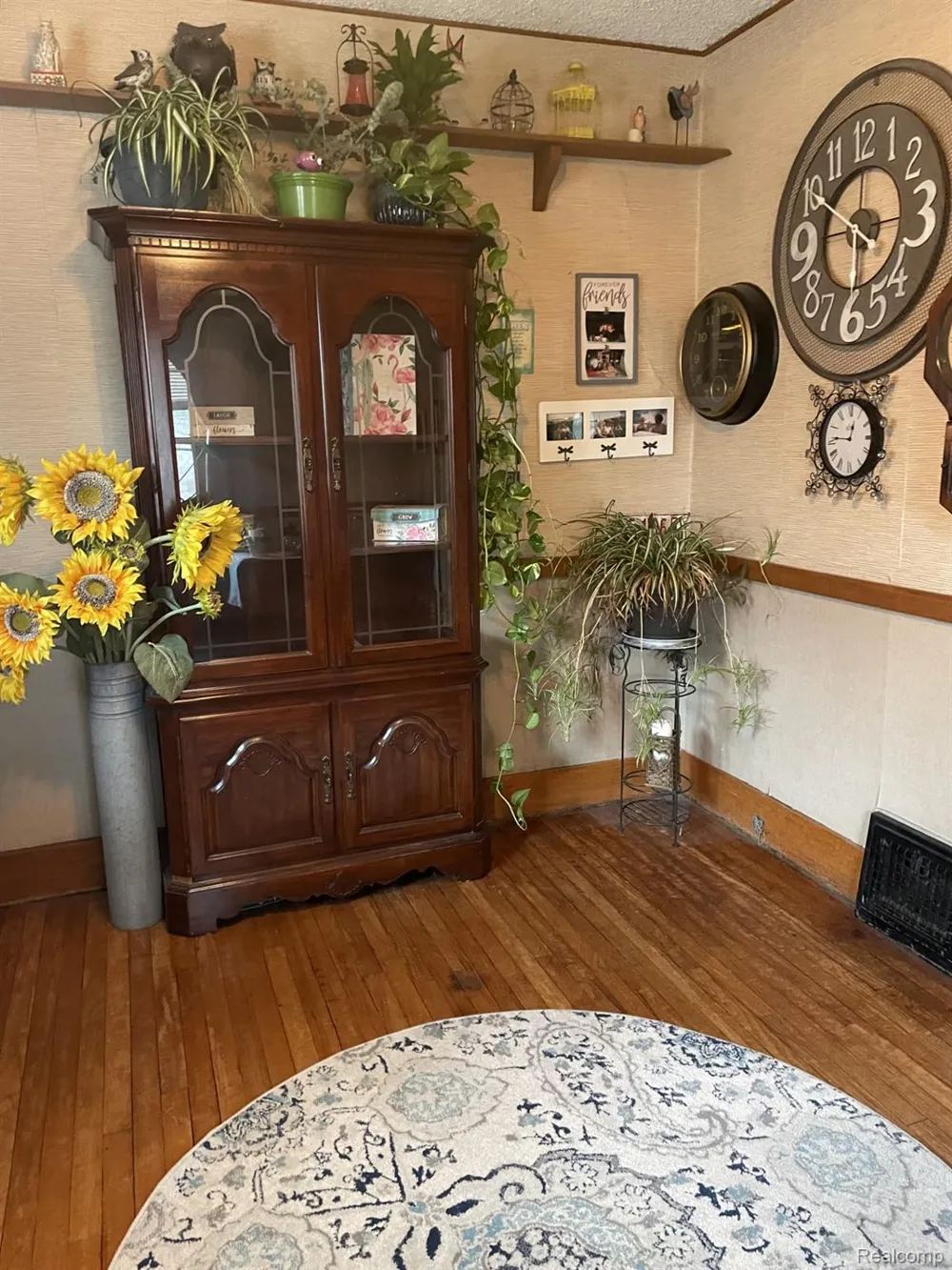 45236 Deshon Street Utica City, MI 48317