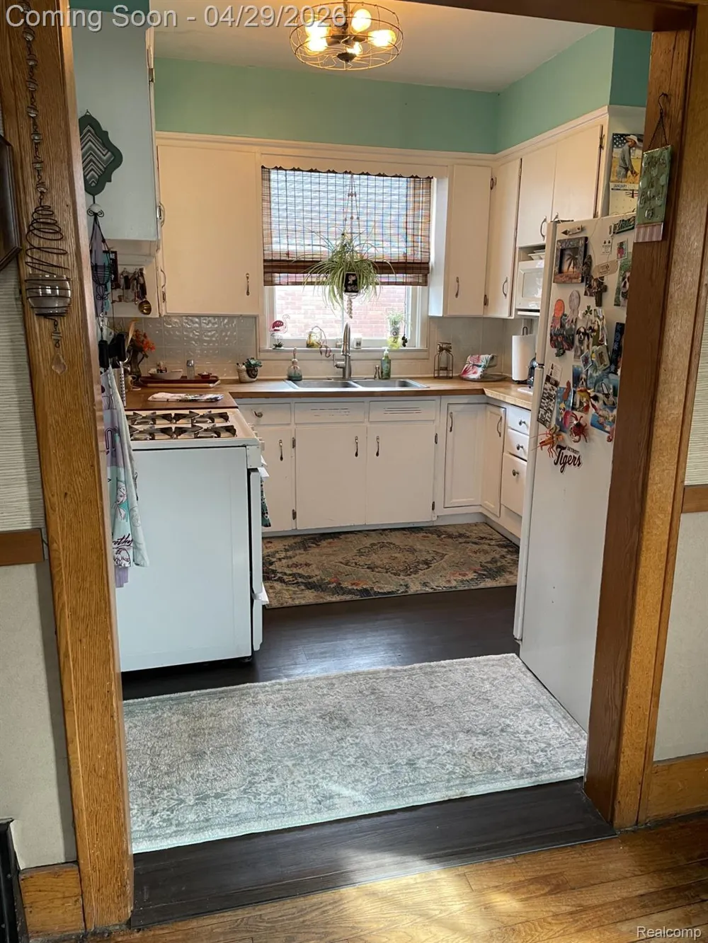 45236 Deshon Street Utica City, MI 48317
