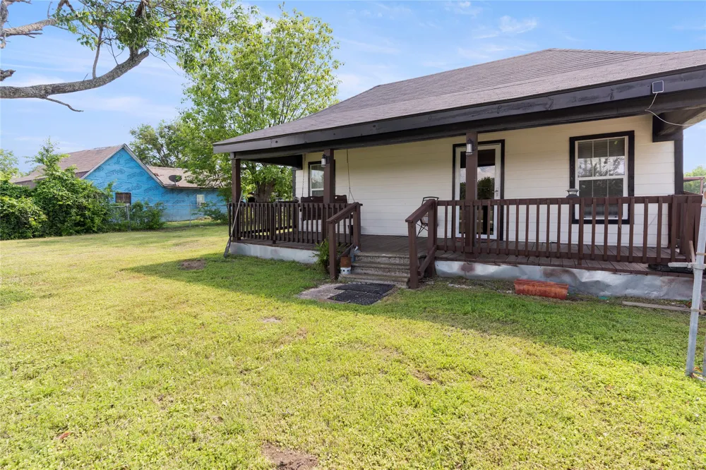 300 S Wall Street Itasca, TX 76055