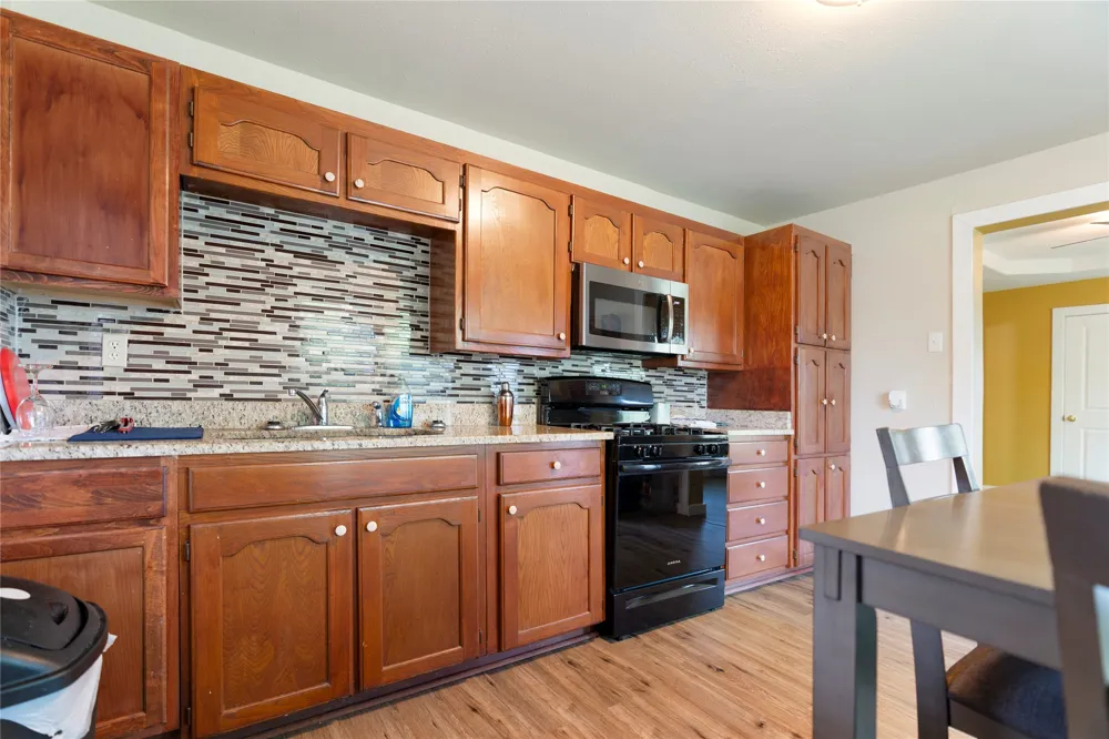 300 S Wall Street Itasca, TX 76055