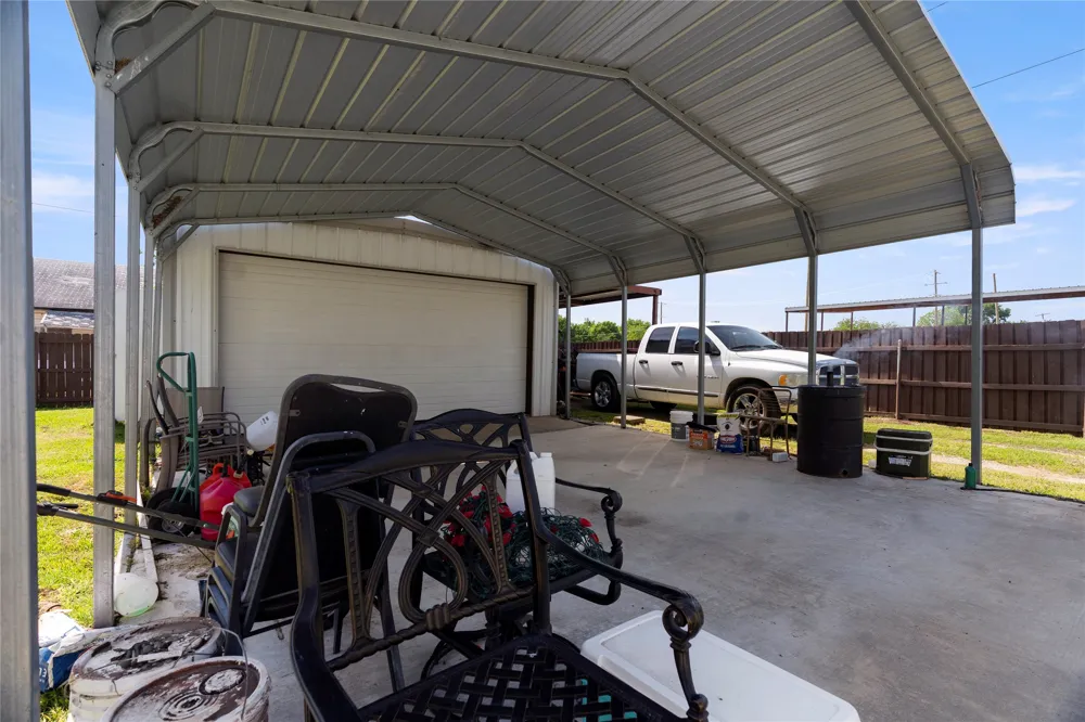 300 S Wall Street Itasca, TX 76055