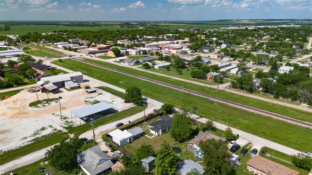 300 S Wall Street Itasca, TX 76055