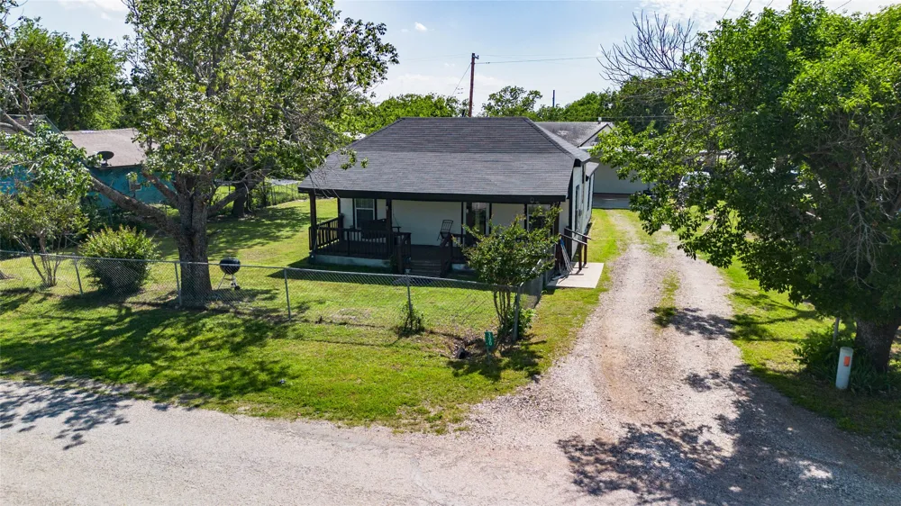300 S Wall Street Itasca, TX 76055