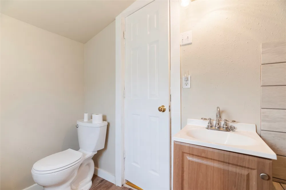 300 S Wall Street Itasca, TX 76055