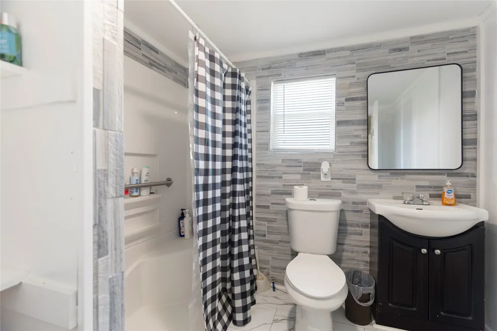 300 S Wall Street Itasca, TX 76055