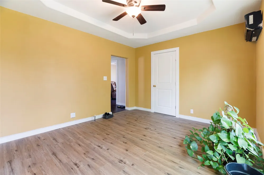 300 S Wall Street Itasca, TX 76055