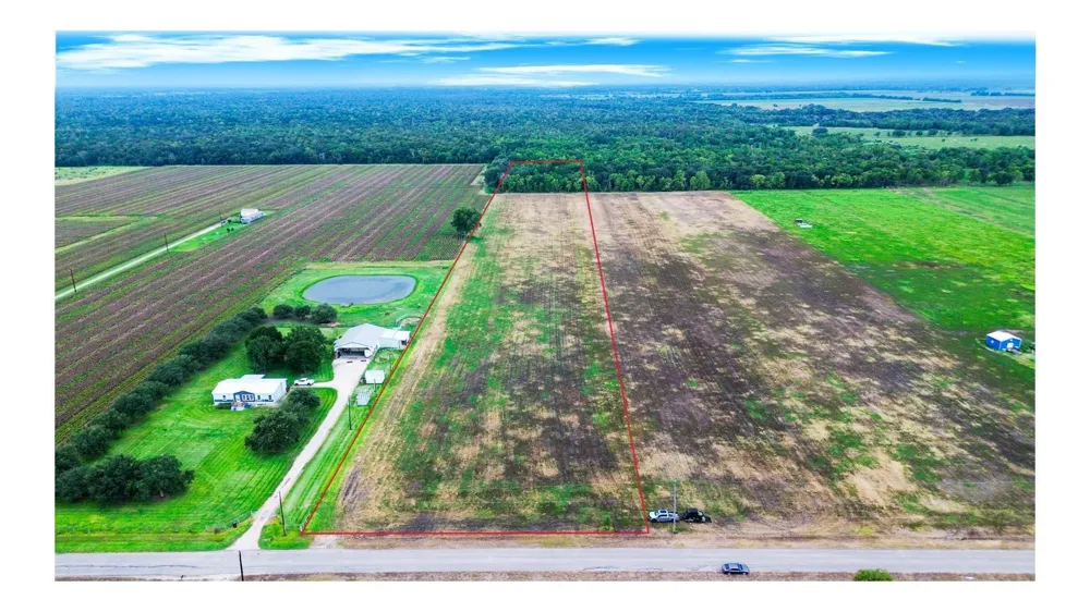 1 Charlie Meyer Road Damon, TX 77430