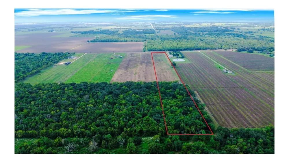 1 Charlie Meyer Road Damon, TX 77430