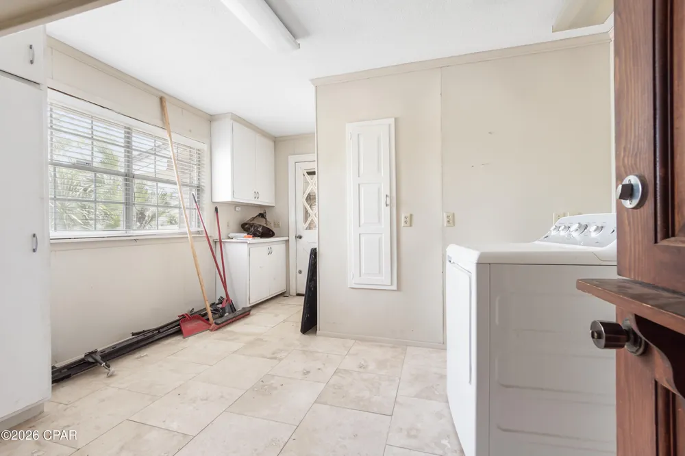 1803 E 9th Street Lynn Haven, FL 32444