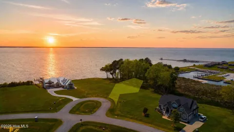 16 Wax Myrtle Court