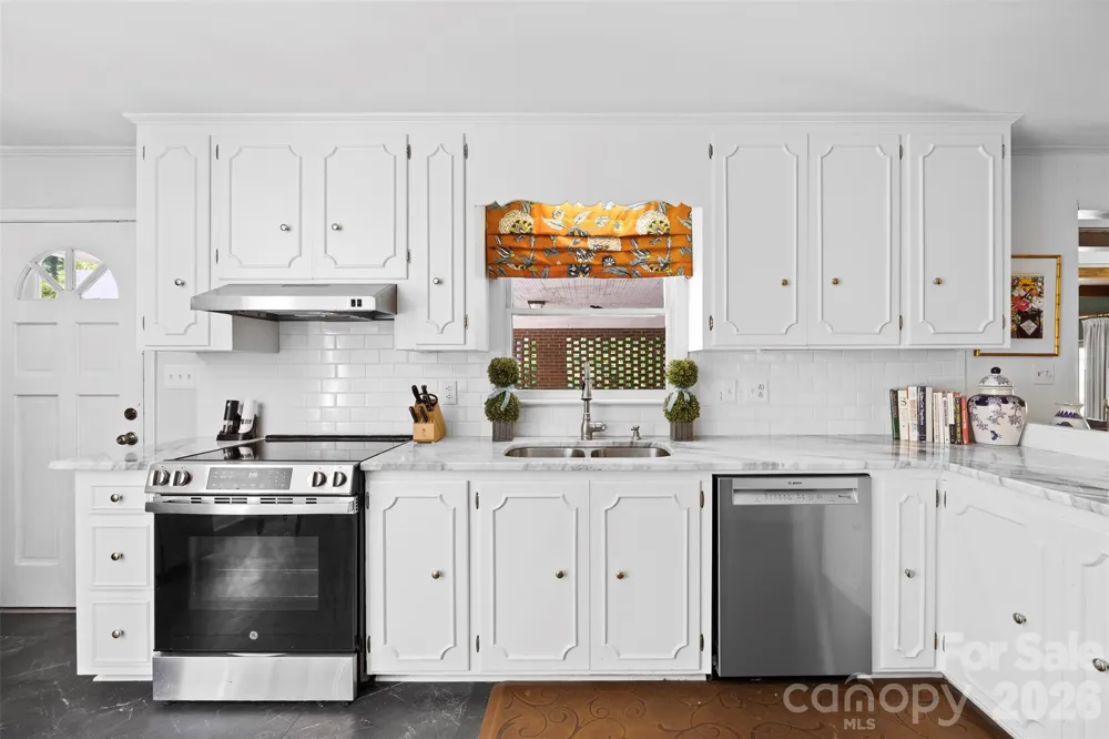 208 S Dixie Street Cherryville, NC 28021