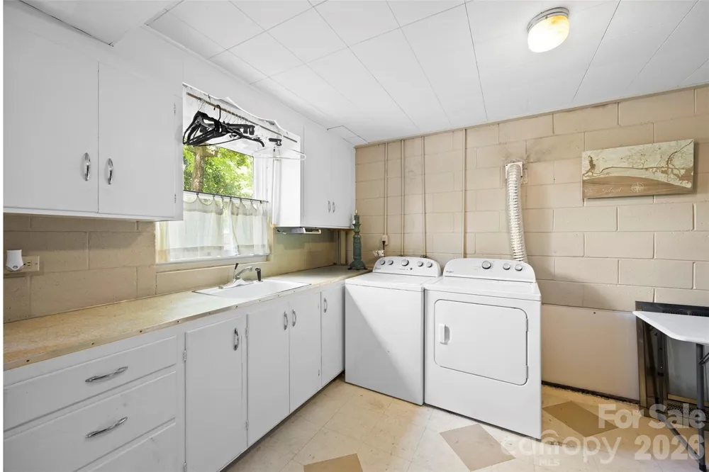 208 S Dixie Street Cherryville, NC 28021