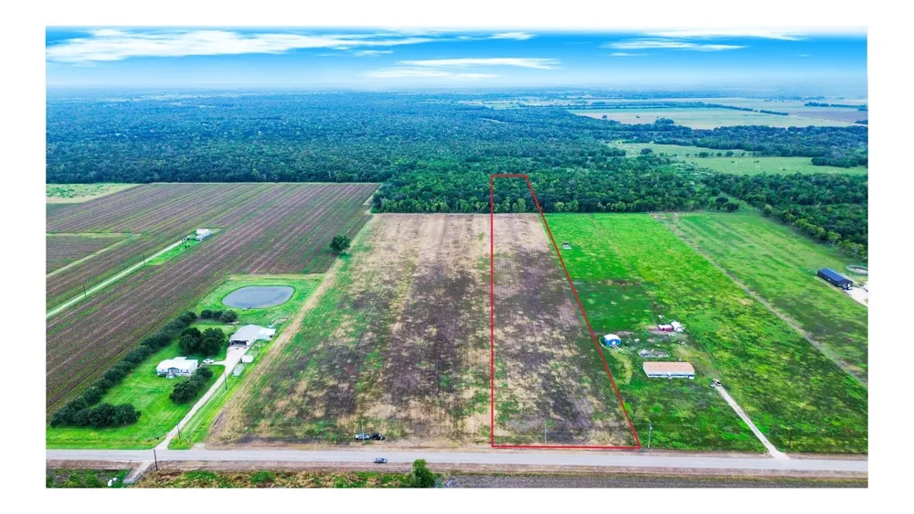 3 Charlie Meyer Road Damon, TX 77430