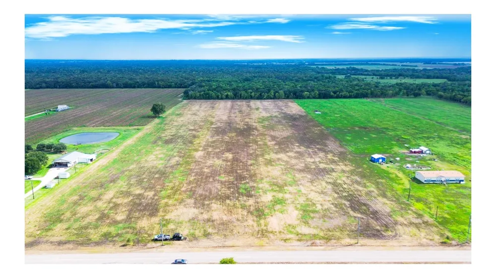 3 Charlie Meyer Road Damon, TX 77430