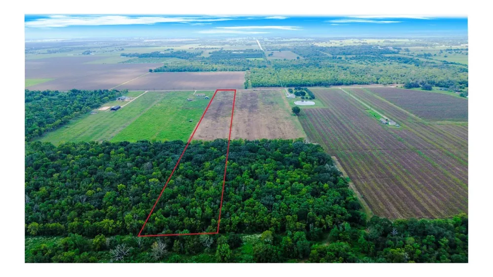 3 Charlie Meyer Road Damon, TX 77430