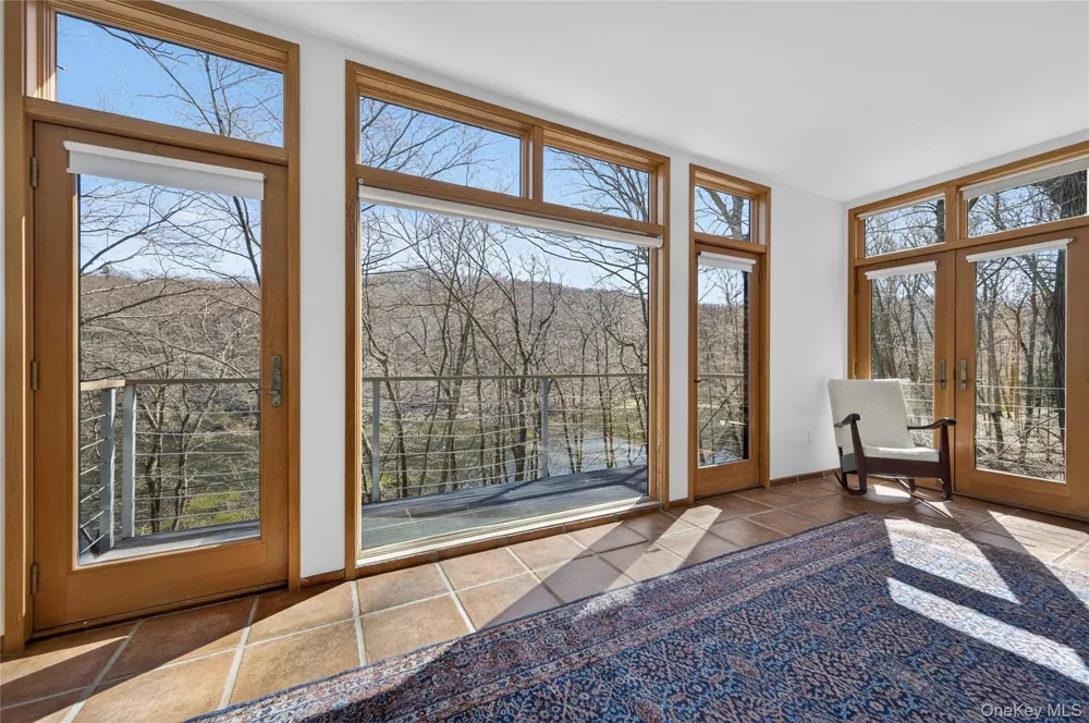 428 Harbor Road #C Laurel Hollow, NY 11724