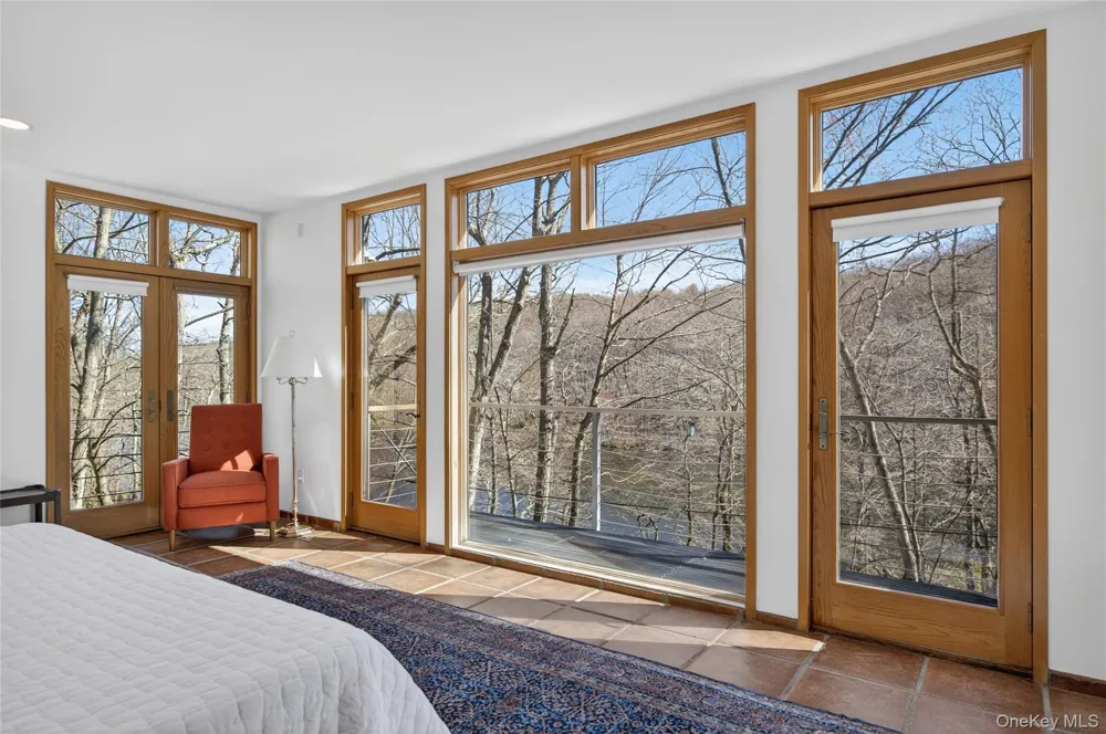 428 Harbor Road #C Laurel Hollow, NY 11724