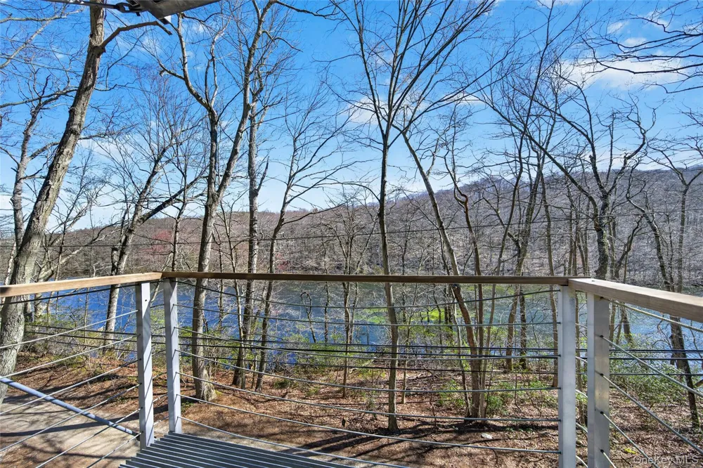 428 Harbor Road #C Laurel Hollow, NY 11724