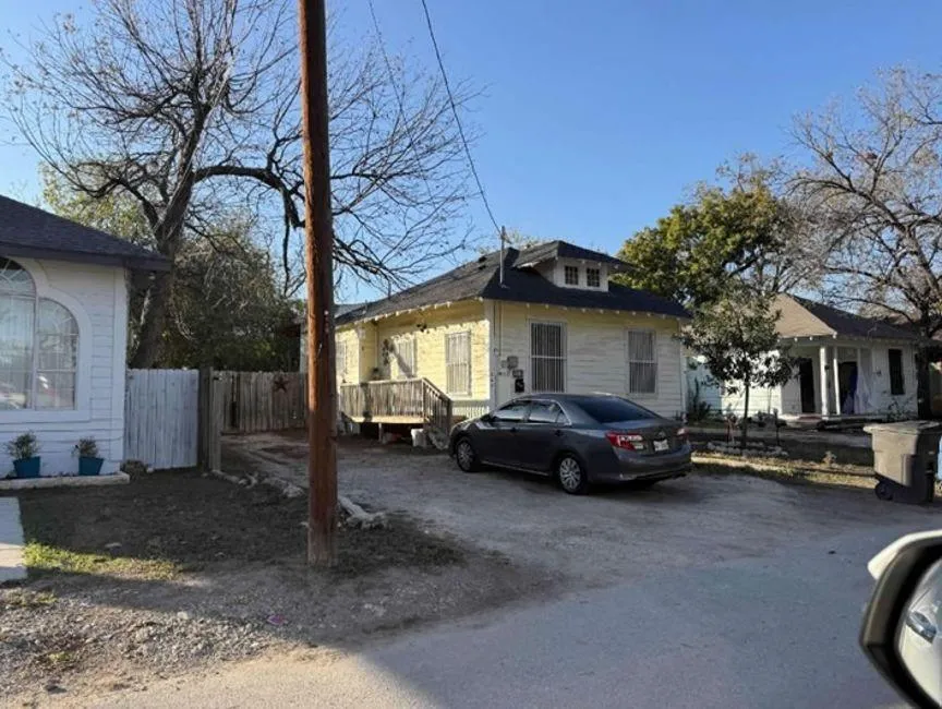 117 Aganier Avenue San Antonio, TX 78212