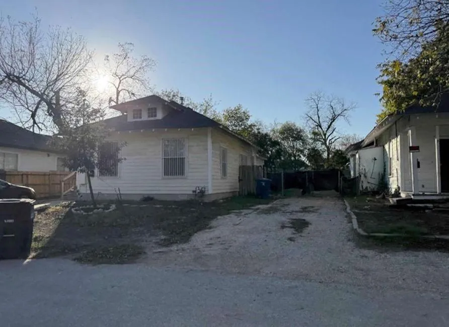117 Aganier Avenue San Antonio, TX 78212