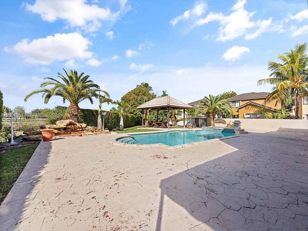 11230 SW 156th Ave Miami, FL 33196