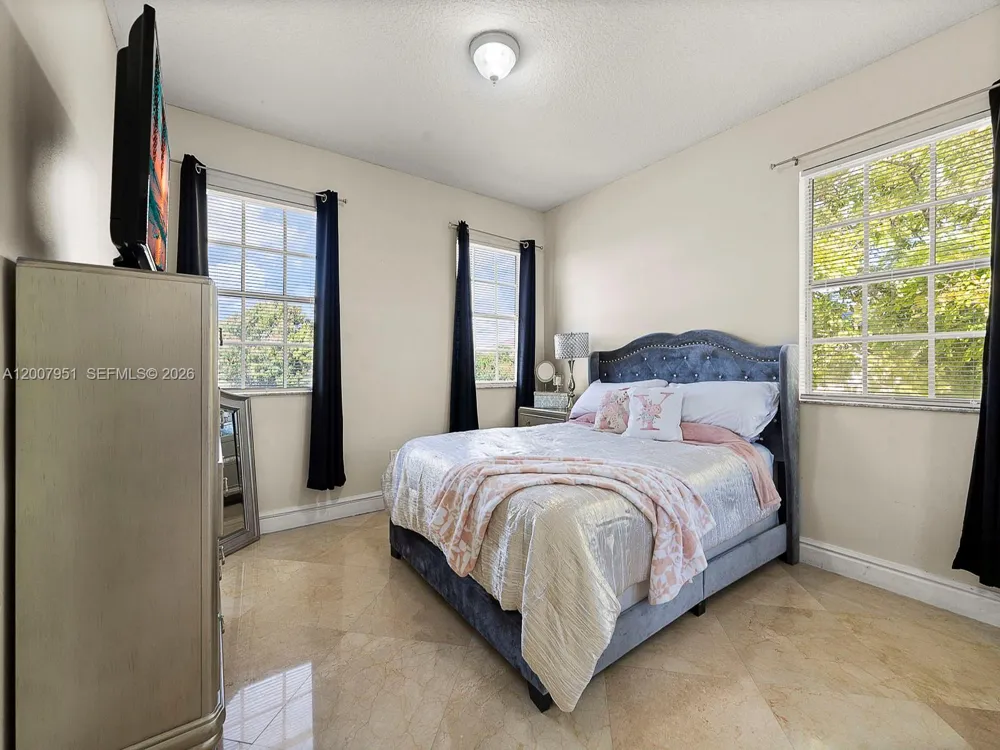 11230 SW 156th Ave Miami, FL 33196