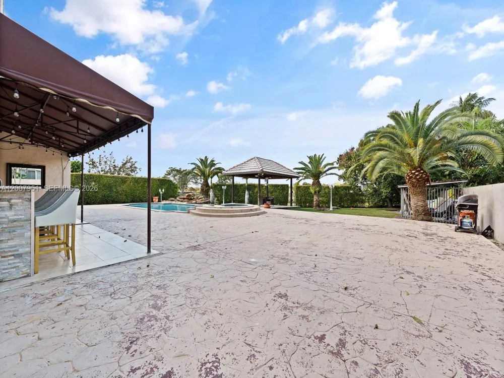 11230 SW 156th Ave Miami, FL 33196