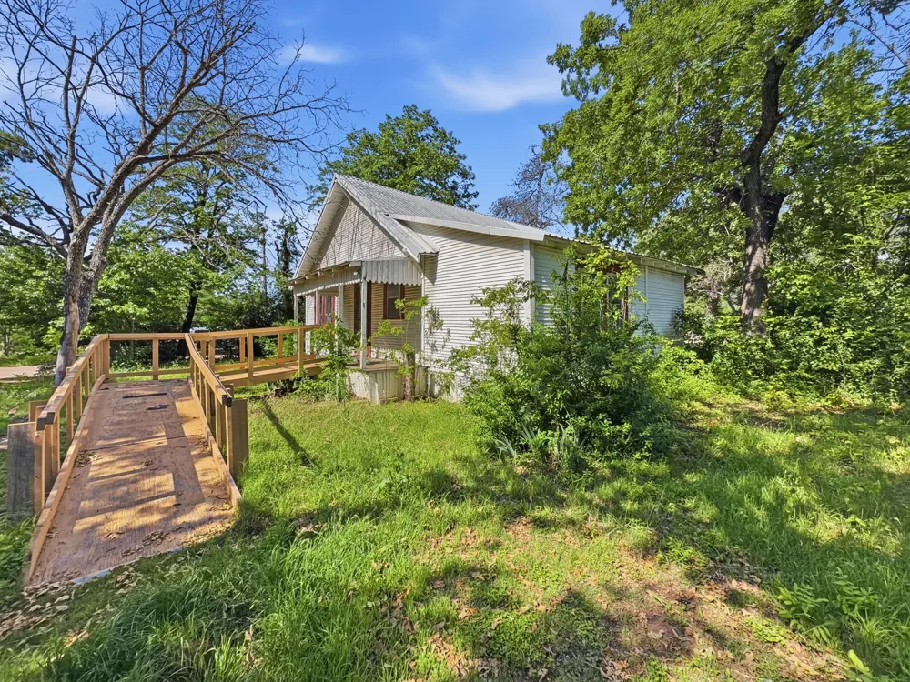 908 S Rice Street Hamilton, TX 76531