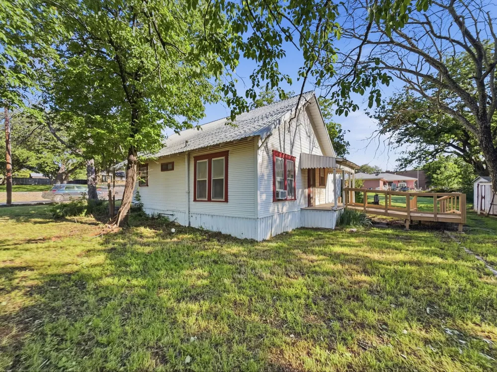 908 S Rice Street Hamilton, TX 76531