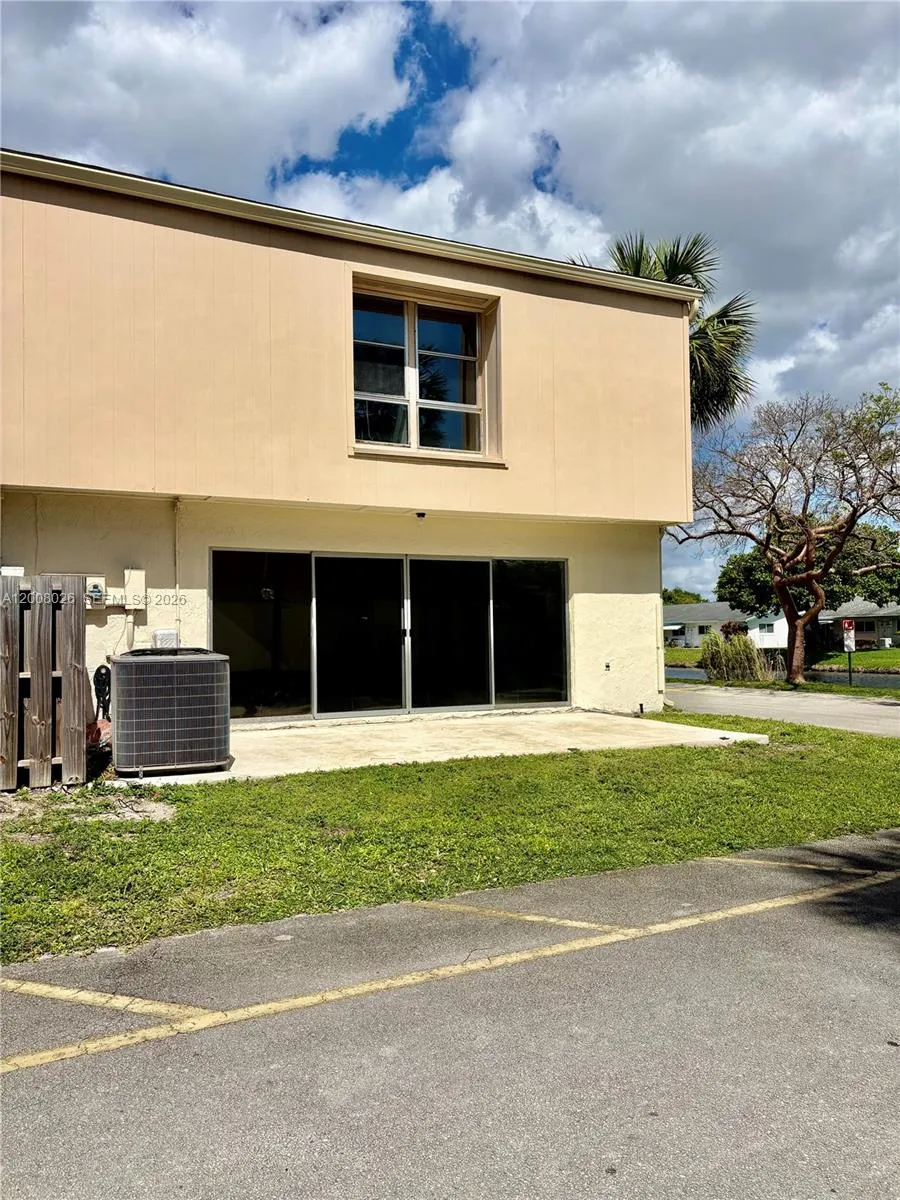 8208 NW 9th Ct #1 Plantation, FL 33324