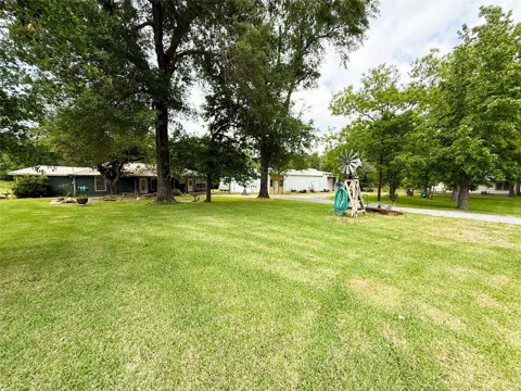708 W Railroad