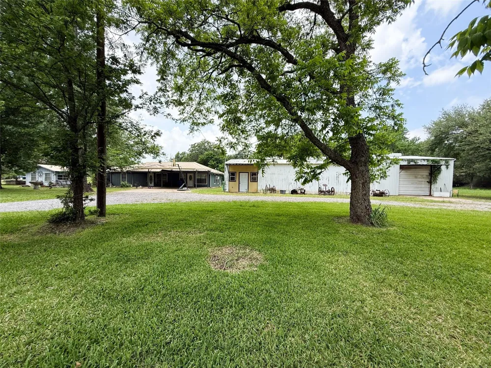 708 W Railroad Buffalo, TX 75831