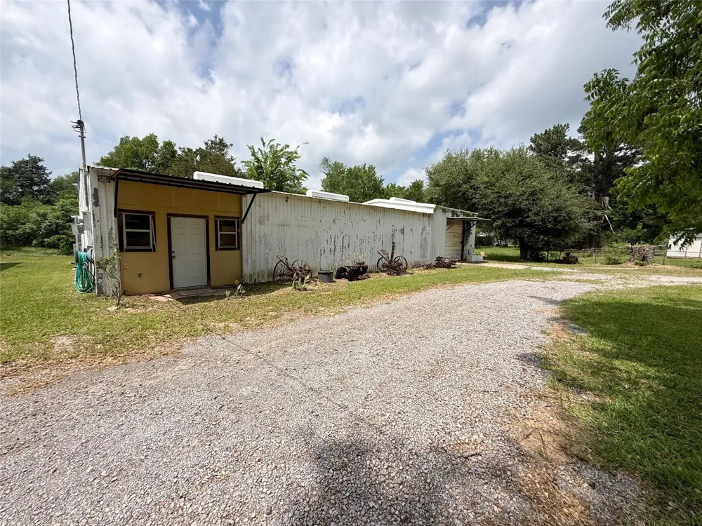 708 W Railroad Buffalo, TX 75831