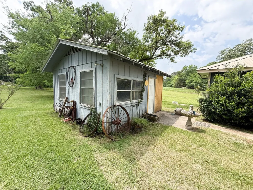 708 W Railroad Buffalo, TX 75831