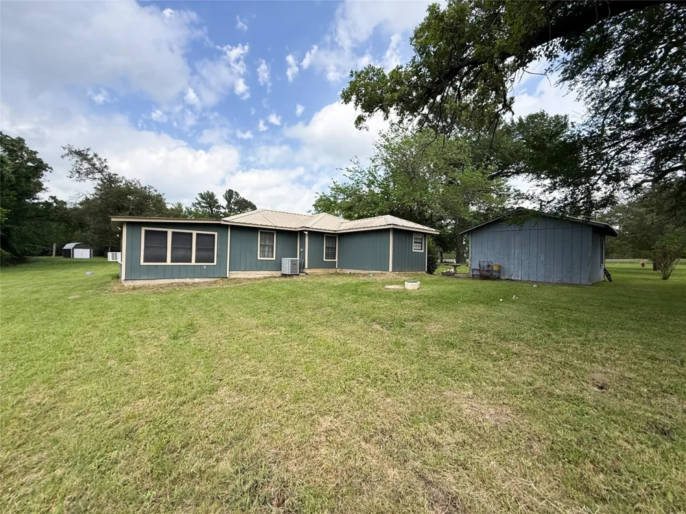 708 W Railroad Buffalo, TX 75831