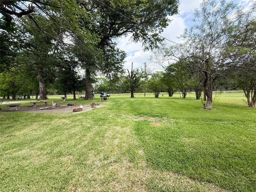 708 W Railroad Buffalo, TX 75831