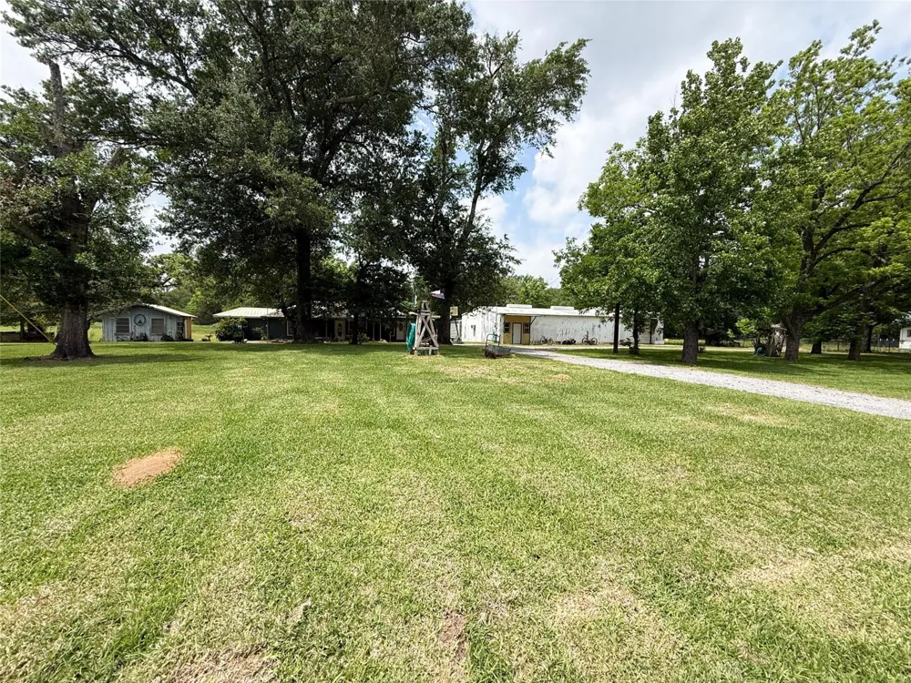 708 W Railroad Buffalo, TX 75831