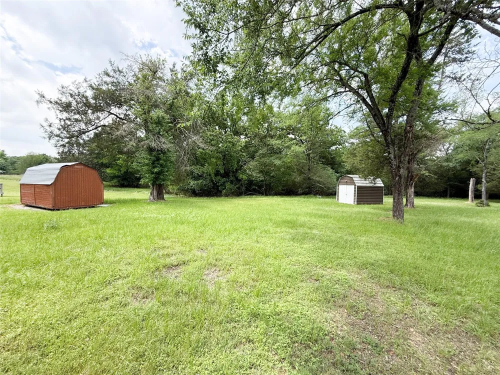 708 W Railroad Buffalo, TX 75831
