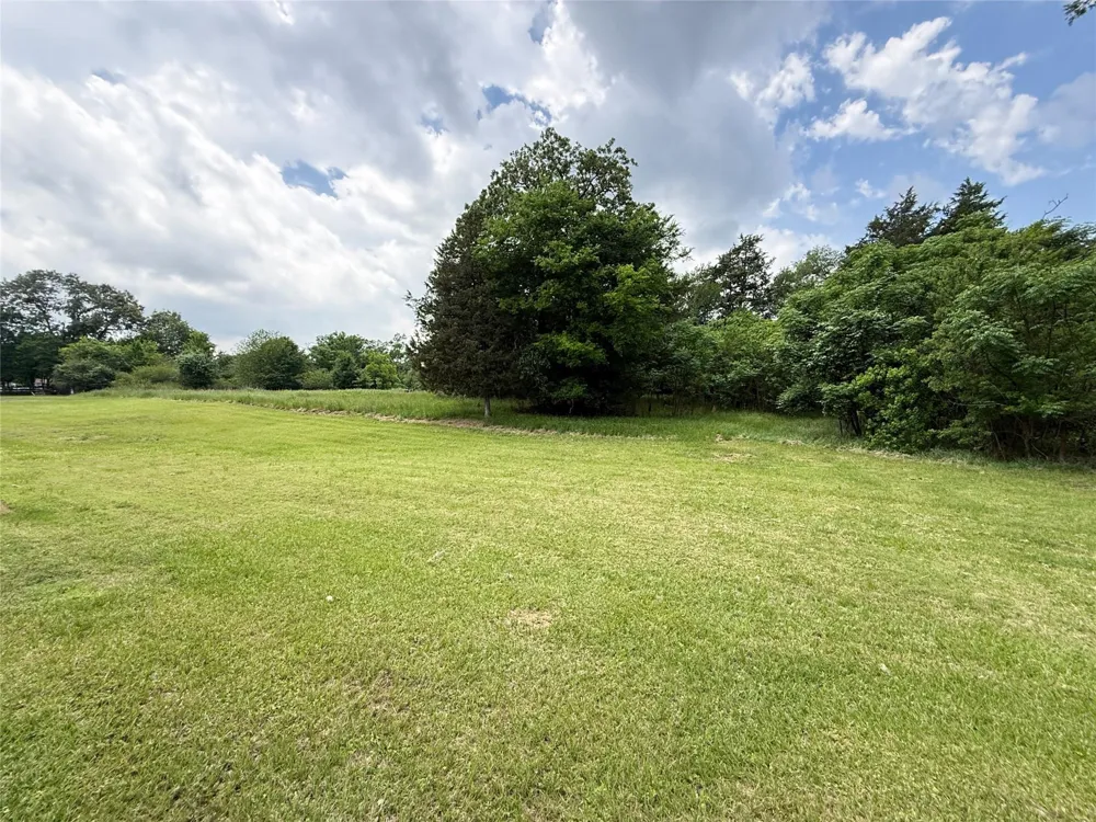708 W Railroad Buffalo, TX 75831