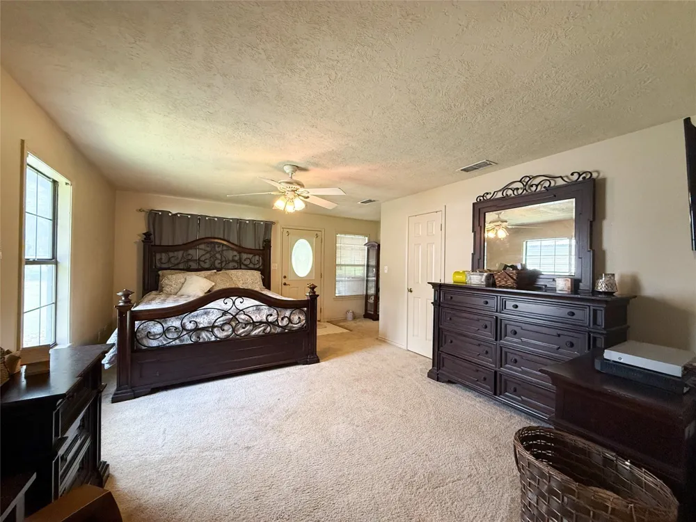 708 W Railroad Buffalo, TX 75831