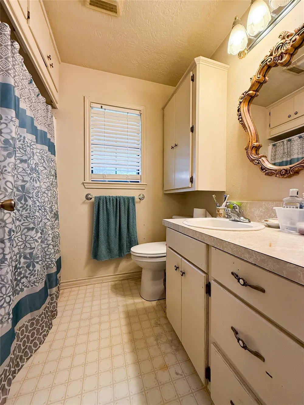 708 W Railroad Buffalo, TX 75831
