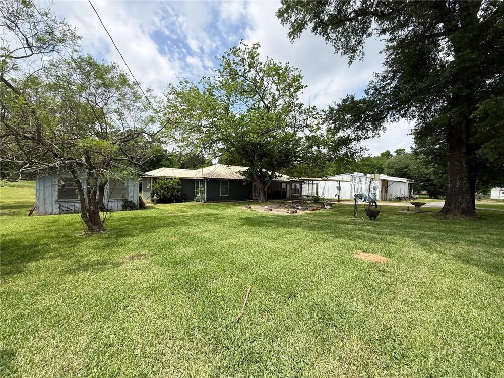 708 W Railroad Buffalo, TX 75831