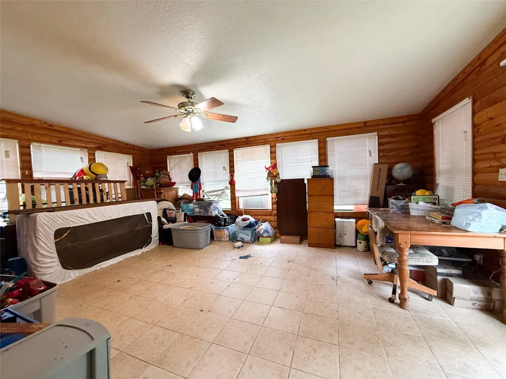 708 W Railroad Buffalo, TX 75831