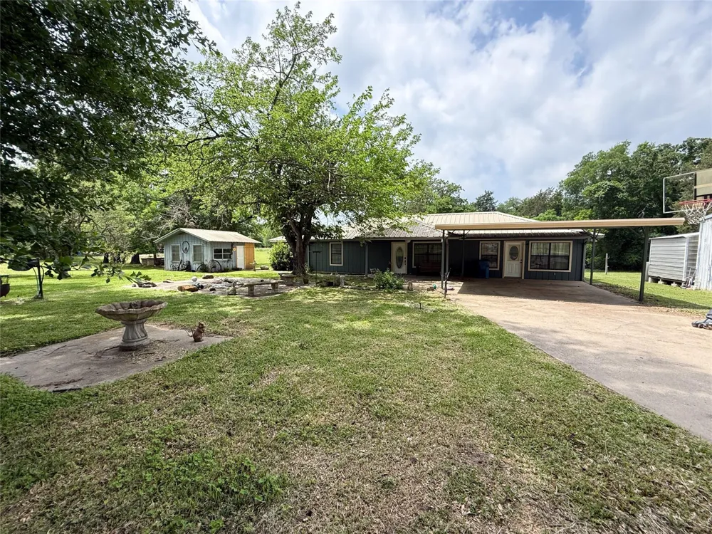 708 W Railroad Buffalo, TX 75831