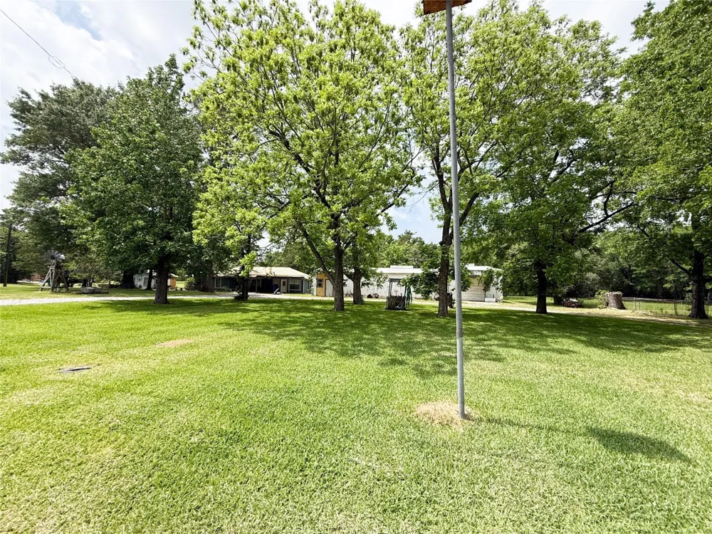708 W Railroad Buffalo, TX 75831