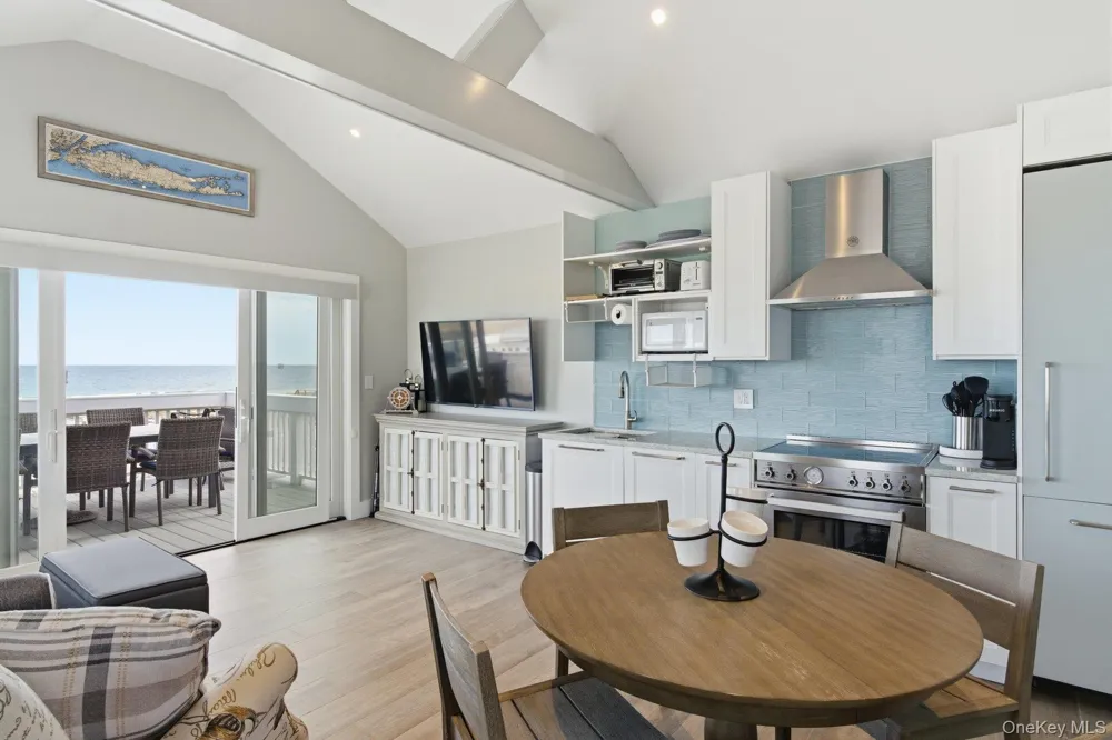 905 Dune Road Westhampton Dunes, NY 11978